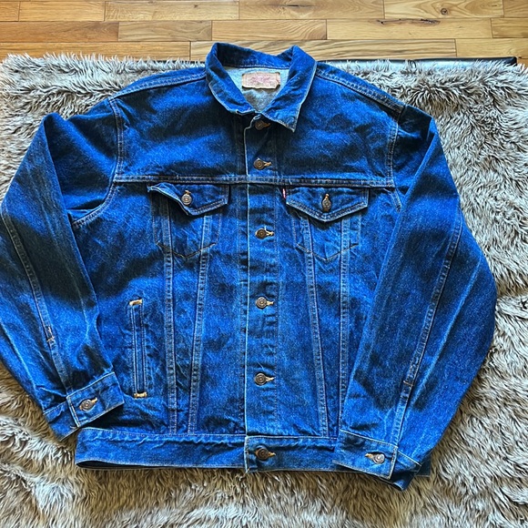 LEVIS Men’s trucker jacket in deep blue. Size 44L. EUC! - Picture 3 of 13